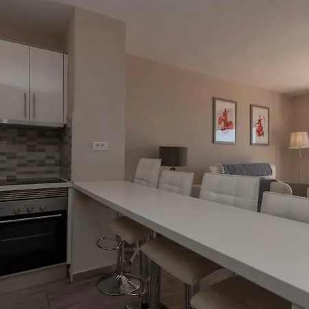 Port Royale 64 - Two Bed Penthouse Διαμέρισμα *